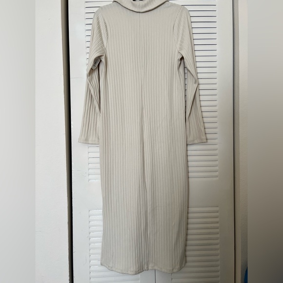 Winter midi Dress - Picture 3 of 4